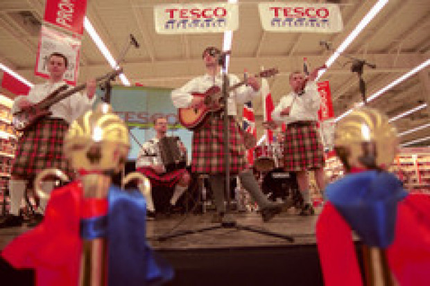 Tesco podpisuje umowę z SSI SA