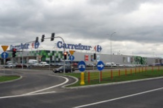 Pierwszy hipermarket Carrefour w Mławie