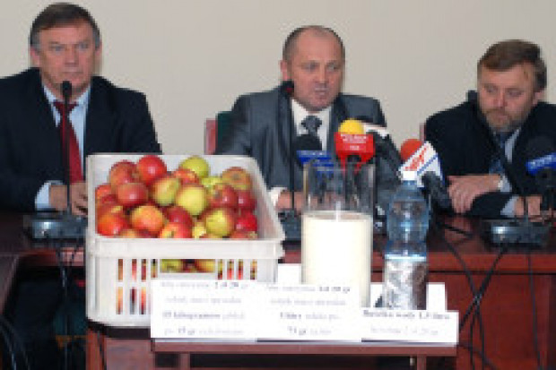 fot.MRiRW Minister rolnictwa: ceny produktów rolnych spadły o 50-60 proc.