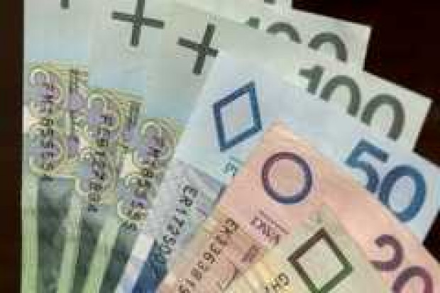 NBP nie przewiduje na razie interwencji na rynku walutowym