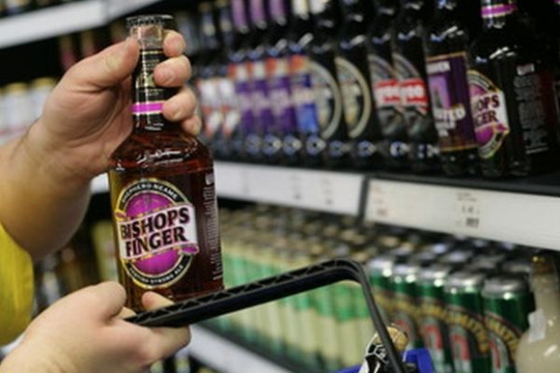 Komisja Przyjazne Państwo chce zniesienia części ograniczeń w sprzedaży alkoholu