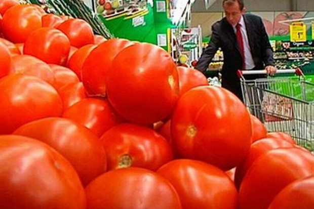 fot.tvn24 Włoscy rolnicy kontrolują na granicach żywność z Europy Środkowej, w tym z Polski