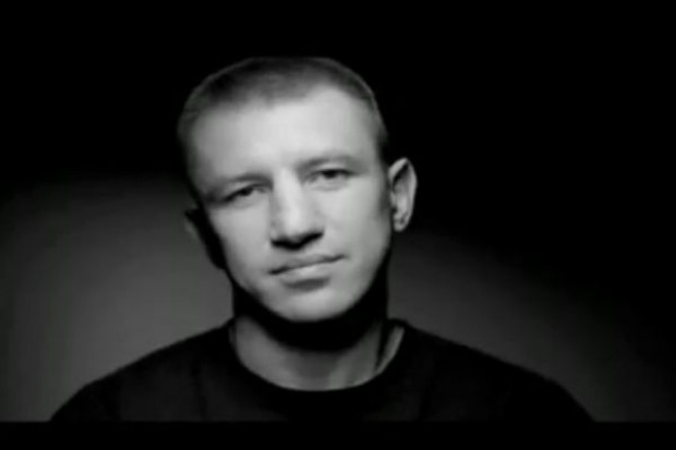 Tomasz Adamek w najnowszej reklamie Żywca Reklama Żywca łamie przepisy?