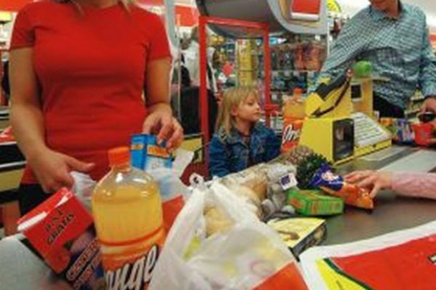 fot. polomarket Polacy coraz mniej pieniędzy wydają na żywność a więcej na przyjemności