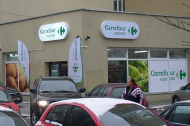 Sieć handlowa Carrefour zmienia logo swoich placówek