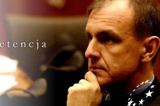 Minister obrony zostaje na stanowisku szefa MON