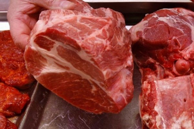 Bakterie E.coli w mięsie sprzedawanym przez dużą sieć dyskontów