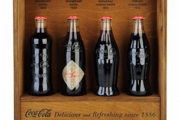 Historyczne butelki Coca-Coli w Burger Kingu