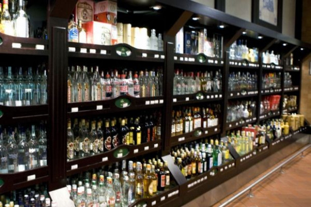 Wartość rynku alkoholi dalej spada. Tracą głównie wódki i piwa