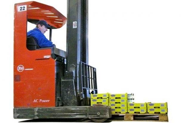 Paleta z kartonu może wytrzymać ciężar 800 kg Ikea wykorzystuje jednorazowe palety z kartonu. Drewniane znikną z rynku?