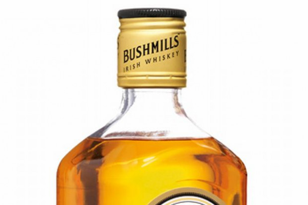 Polacy coraz częściej kupują whisky