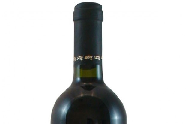 Wino z Hitlerem na etykiecie jako świąteczny prezent