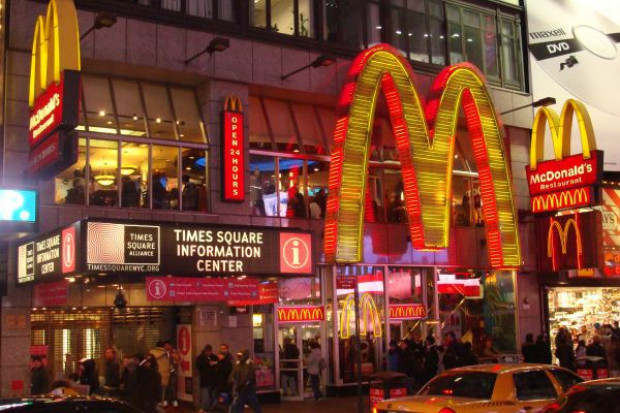 McDonald's na Times Square w Nowym Jorku, fot. wikipedia McDonalds otworzył w tym roku 21 restauracji