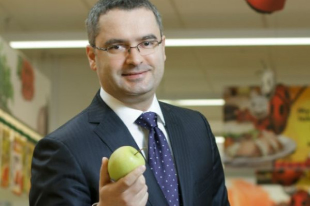Tomasz Suchański, dyrektor generalny sieci Biedronka: - Walka na rynku nie toczy się jednak o pierwsze miejsce, ale o to, aby klient kupował w naszych sklepach, a nie u konkurencji. Musimy więc zaoferować mu to czego dokładnie potrzebuje i to jest nasz główny cel. Szef sieci Biedronka: Najłatwiej możemy przegrać sami ze sobą!