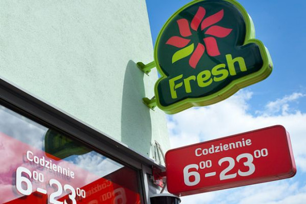 - Jednym z priorytetów naszej strategii jest nie tylko rozwój organiczny, ale również aktywny udział w konsolidacji rynku w Polsce. Przyłączenie do sieci Freshmarket gorzowskiej sieci sklepów AGAP, koszalińskiej sieci sklepów TORG oraz częstochowskiej sieci PS Food to kolejny krok w naszym rozwoju, ale też nowe perspektywy dla rozwoju spółek - mówi Julio Duarte, wiceprezes zarządu Żabka Polska. Żabka Polska przejmuje 3 sieci handlowe