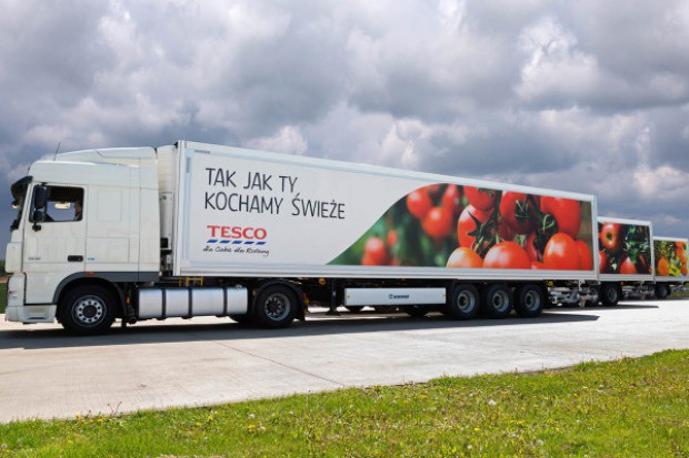 Nowe wizualizacje na ciężarówkach są częścią nowej kampanii jakościowej sieci Tesco, fot. Tesco Tesco inwestuje w transport. To część nowej strategii