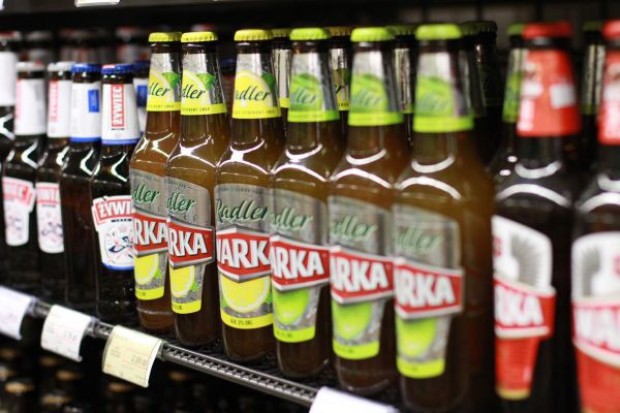 na fot. sklep sieci Piotr i Paweł / żelaznastudio.pl (P.Pawłowski) Upały nie sprzyjają producentom piwa