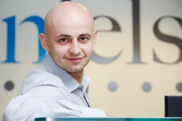 Tomasz Krysiak, Senior Consultant Retailer Services Nielsen, fot. PTWP / Żelazna Studio Sieci handlowe mogą wpaść w pułapkę promocji i niskich cen