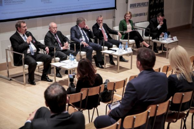 Debata pt. "Współpraca przemysłu i rolnictwa szansą na sukces polskiej żywności"; fot. PTWP Trzeba się zrzeszać i organizować, aby stawić czoła przetwórcom i sieciom handlowym