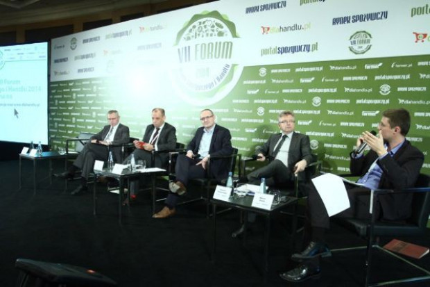 Uczestnicy panelu Klient jest królem fot PTWP VII FRSiH: Klient jest królem - konsument nieustannym wyzwaniem dla sieci handlowych