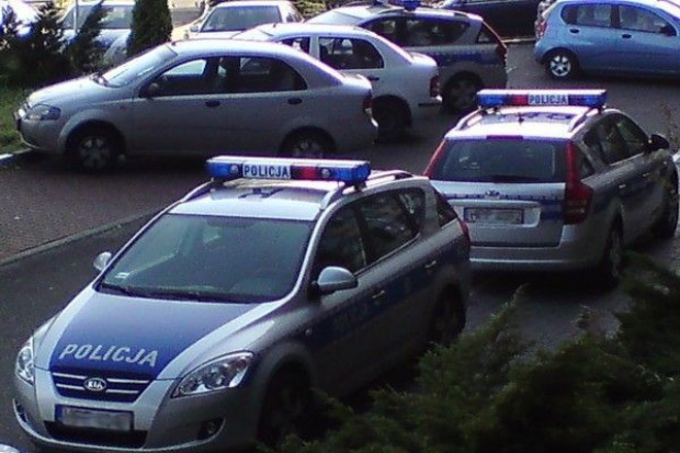 fot. za wnp.pl Łapówki dla policjantów z Krasnegostawu - piwo, owoce i... masa budyniowa