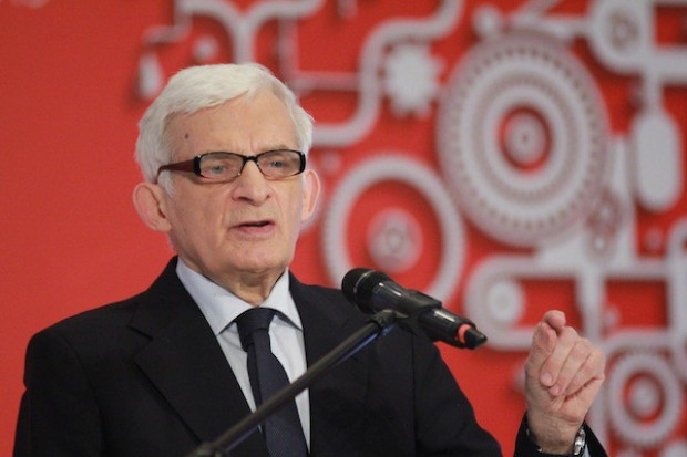Jerzy Buzek (fot. PTWP) Plan Junckera może odmienić polski przemysł