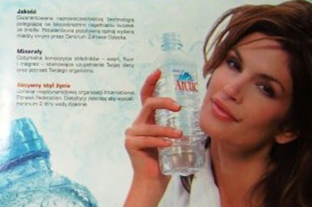 Wodę Arctic reklamowała swego czasu Cindy Crawford; fot. archiwalne materiały prasowe Hoop Polska reaktywuje markę Arctic