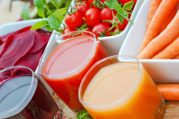 Polacy są liderami pod względem konsumpcji soków warzywnych, wytwarzanych z marchwi, pomidorów lub buraków; fot. shutterstock.com Polska liderem pod względem spożywania soków warzywnych