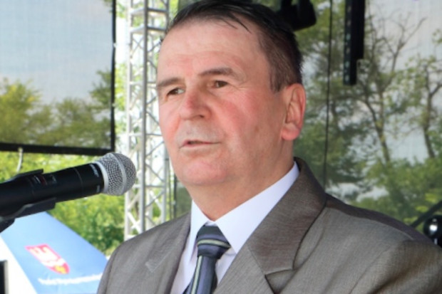 Dariusz Sapiński, prezes Mlekovity, wita gości. /fot.Mlekovita Ogólnopolskie Święto Mleka w Wysokim Mazowieckim
