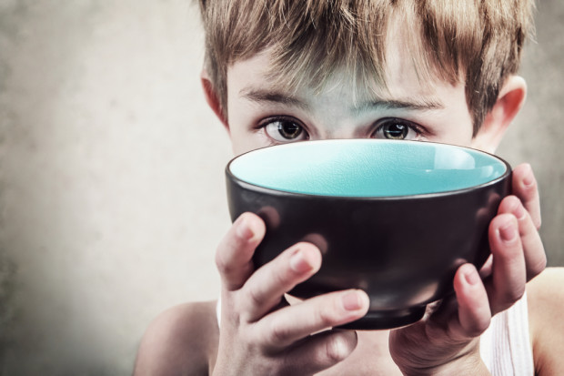Liczba osób głodujących maleje, ale wciąż jest zatrważająco wysoka (fot. Shutterstock) Na świecie głoduje aż 800 mln osób