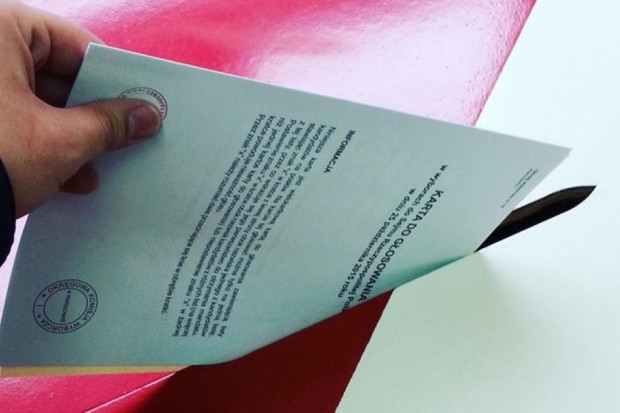 fot. twitter Zwycięstwo PiS w wyborach parlamentarnych. 39 proc., 242 mandaty w Sejmie