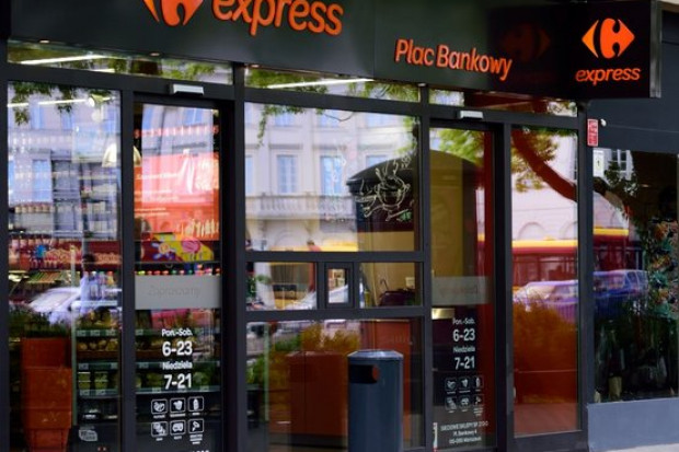 Carrefour Express na Pl. Bankowym w Warszawie. fot. Carrefour Carrefour mocno rozwija franczyzę. Ruszyło 90 sklepów