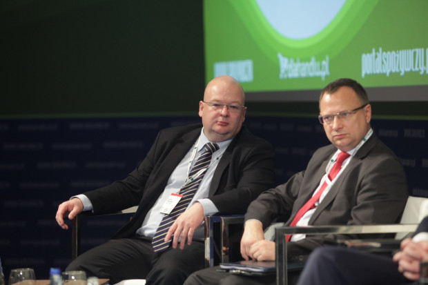 Na zdj. od lewej: Bartosz Urbaniak, członek zarządu banku BGŻ BNP Paribas, Marek Spuz vel Szpos, prezes Krajowej Spółki Cukrowej. Fot. zelaznastudio.pl BGŻ BNP Paribas na VIII FRSiH: Putin zainspirował polskie firmy do inwestycji zagranicznych