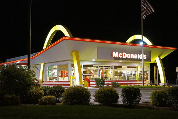 McDonald's wycofuje się z Japonii? (fot. Anthony92931/wikipedia/CC BY-SA 3.0) McDonald's chce sprzedać udziały w japońskiej dywizji sieci