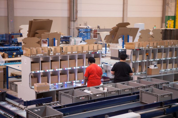 Logistyka kontraktowa przygotowuje się do dostaw pojedynczych sztuk artykułów. Fot. ID Logistics Polska Detail picking: odpowiedź na nowe zwyczaje konsumentów