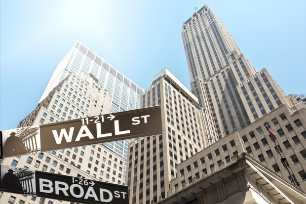 Fot. Shutterstock Ropa naftowa psuje nastroje inwestorów. Gwałtowne spadki na Wall Street