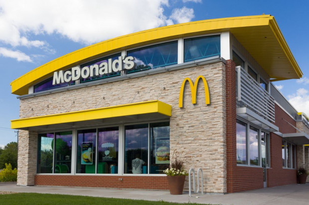 McDonald's chce zarobić nie tylko na sprzedaży jedzenia. Fot. shutterstock McDonald's chce zarobić nie tylko na sprzedaży jedzenia