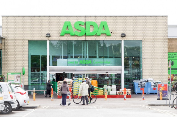 W IV kw. 2015 r. spadek sprzedaży porównywalnej sieci Asda wyniósł 5,8 proc. fot. Shutterstock Sieć Asda zanotowała spadek sprzedaży