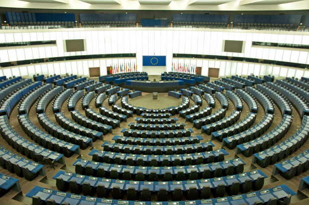 Parlament Europejski. fot. shutterstock PE za zakazem faszerowania zwierząt antybiotykami