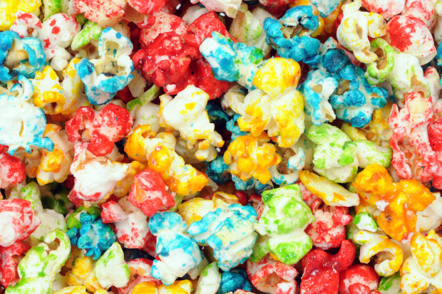 Na światowych rynkach dostępny jest już m.in. popcorn o smaku cytrynowym i kawowym. fot. shutterstock Innowacyjne smaki popcornu wzbogacą polski rynek przekąsek?