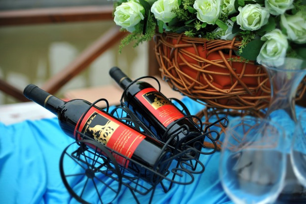 fot. Shutterstock Wino będzie najchętniej pitym trunkiem w nadchodzącym sezonie weselnym