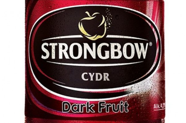 Do wprowadzonych w 2015 r. wariantów Gold Apple i Red Berries, dołącza Strongbow Dark Berries fot. Grupa Żywiec Grupa Żywiec idzie za ciosem i poszerza portfolio cydrów Strongbow