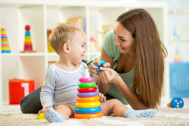Fot. shutterstock Raport: Praca opiekunki - tegorocznym hitem wakacyjnym