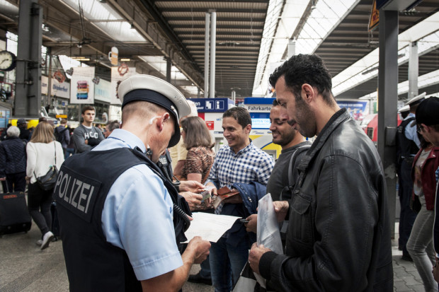 fot. shutterstock Niemcy stworzą 100 tys. miejsc pracy dla azylantów. Koszt 1 mld euro