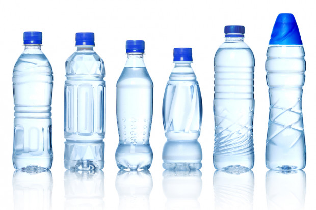 Fot. shutterstock MŚ: Będą niższe opłaty dla producentów wód butelkowanych