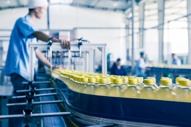 Fot. shutterstock Wzrost zatrudnienia w sektorze przemysłowym, spadek w rolnictwie