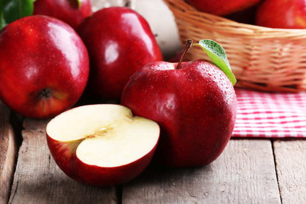 Fot. Shutterstock Znaczący spadek ceny jabłek deserowych