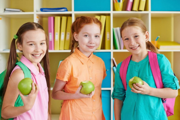 fot. shutterstock Eksperci: Nawyki żywieniowe kształtujmy od początku