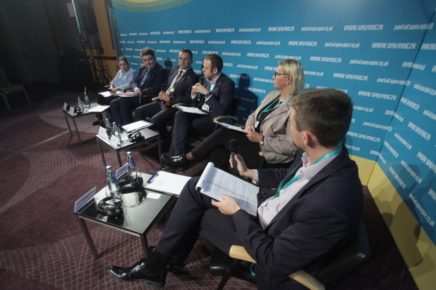 FRSiH 2016 FRSiH: Digitalizacja handlu – e-commerce, omnichanel, mobilność - pełna relacja