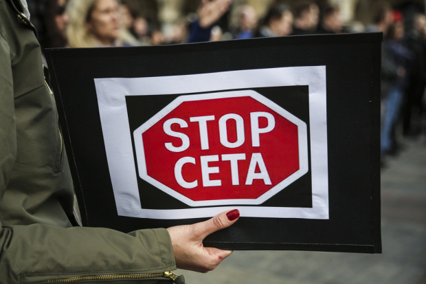 fot. shutterstock W Warszawie protestowano przeciwko CETA